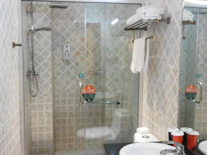 Greentree Alliance Shandong Qingdao Huangdao Zhangyanshan Road Zhongyang Hotel Exterior foto